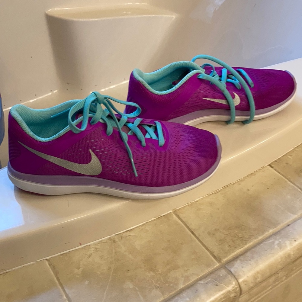 New girls Nikes. Never worn